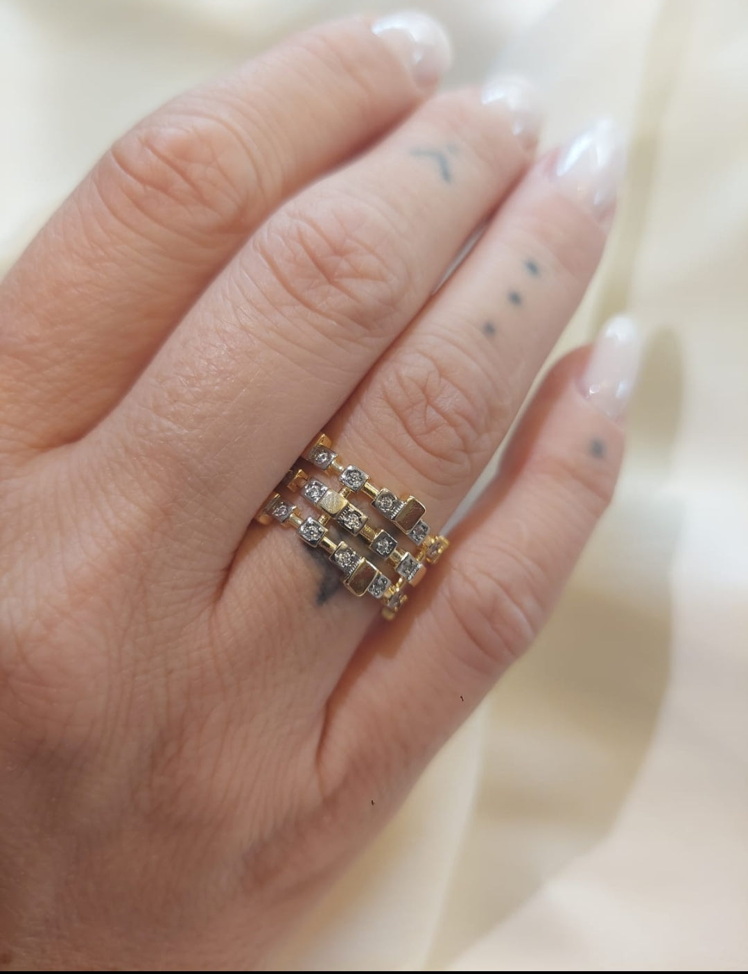 Üç Sıralı Yüzük